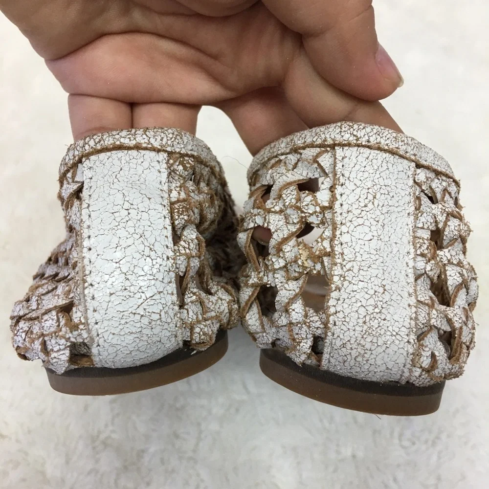 Australia Luxe Collection Flats Size 7